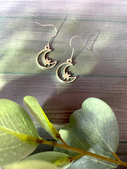 Crescent Moon & Star Alloy Earrings – Celestial Minimalist Jewelry