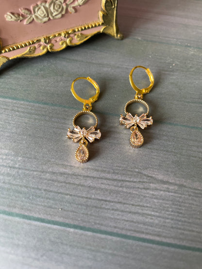 Brass Ribbon Teardrop Earrings – Elegant Modern Minimalist Jewelry