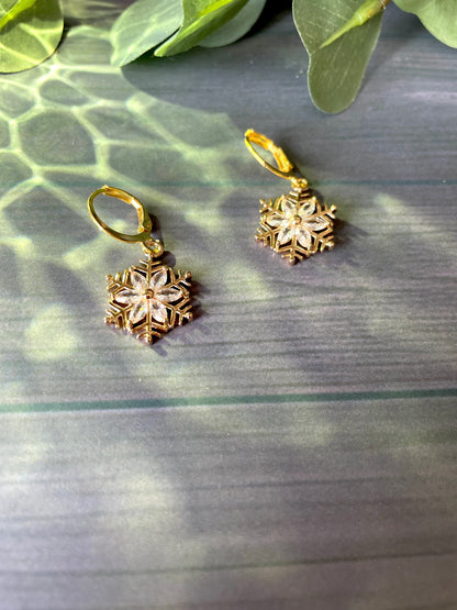 Snowflake Brass Cubic Zirconia Earrings – Winter Sparkle Holiday Jewelry