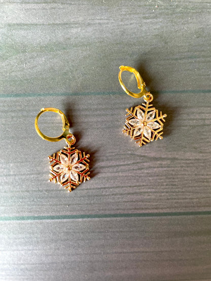 Snowflake Brass Cubic Zirconia Earrings – Winter Sparkle Holiday Jewelry